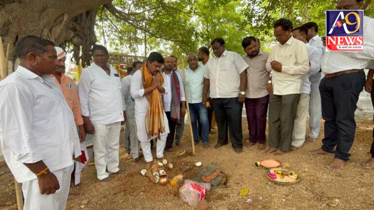 పెర్కిట్ కుక్కల గుట్ట వద్ద నూతన ఆలయ నిర్మాణ భూమి పూజ