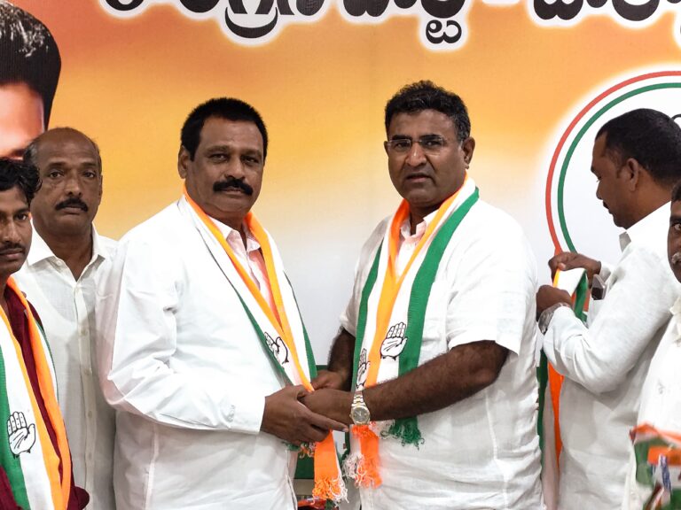 కమ్మర్ పల్లి మాజీ మార్కెట్ కమిటీ చైర్మన్ :బి ఆర్ ఎస్, ను విడి కాంగ్రెస్ లో చేరిక