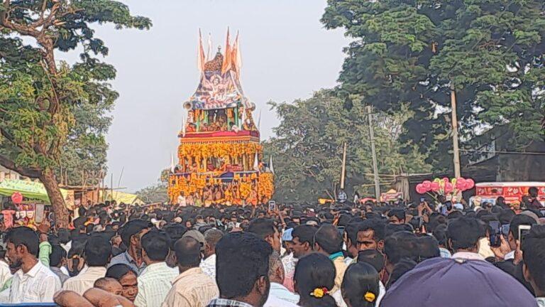 అంగరంగ వైభావంగా లక్ష్మి నరసింహ స్వామి రాథోత్సవం :పులకించిపోయిన భక్తజన సందోహం